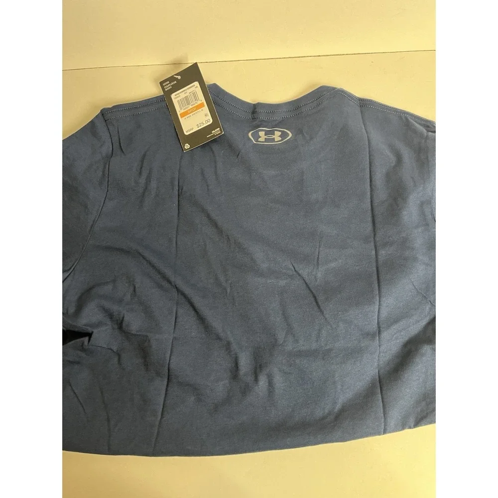 Under Armour men's size small T-shirt‎